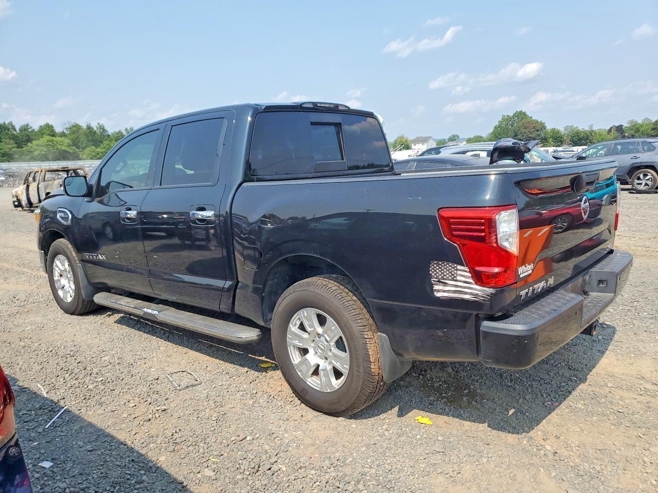 2017 Nissan Titan S - Фото 2
