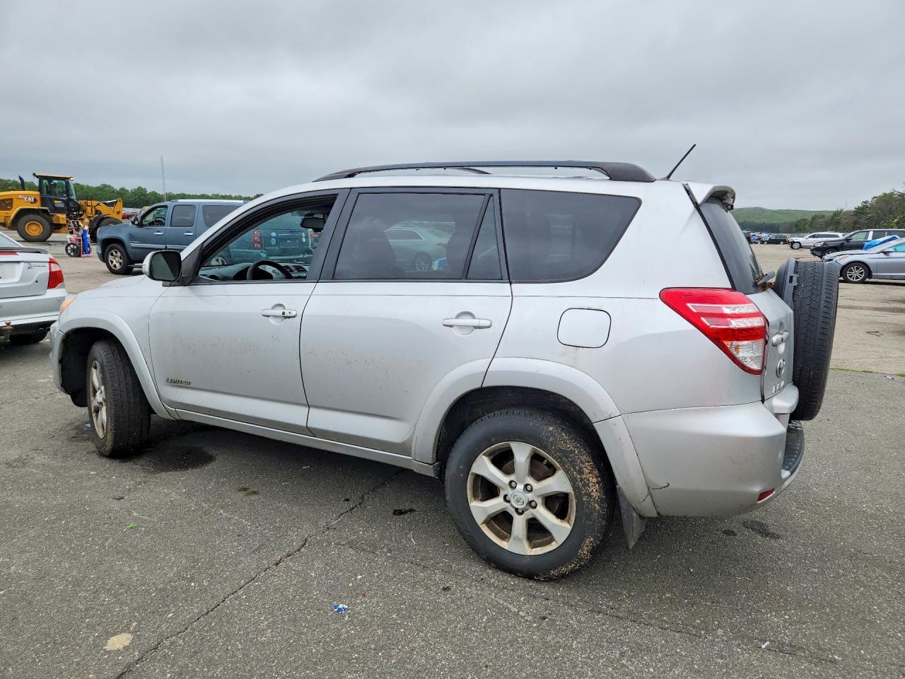 2011 Toyota Rav4 Limited - Фото 2