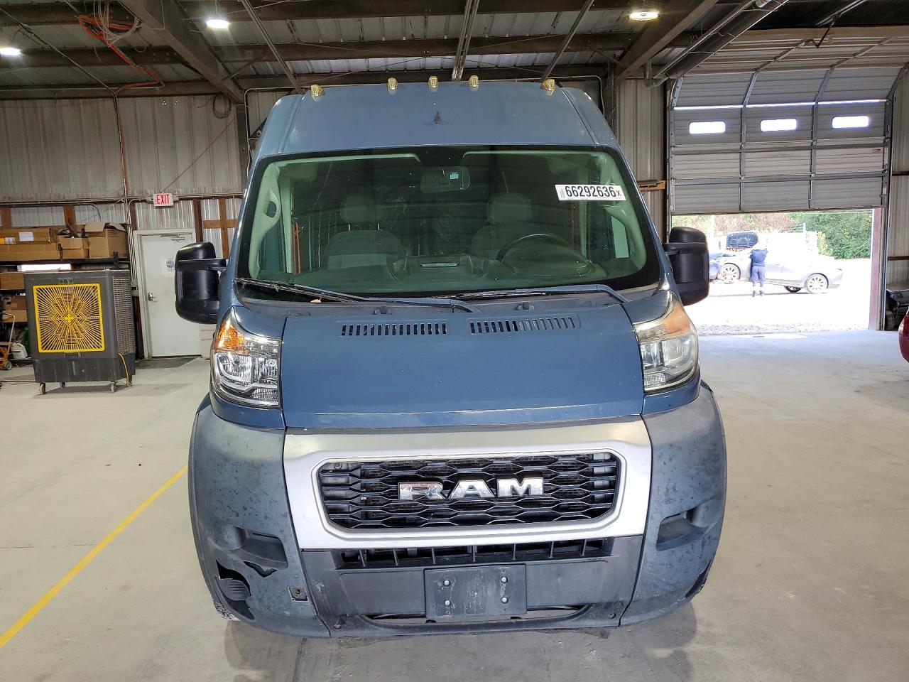2020 Ram Promaster 3500 Delivery Van - Фото 5