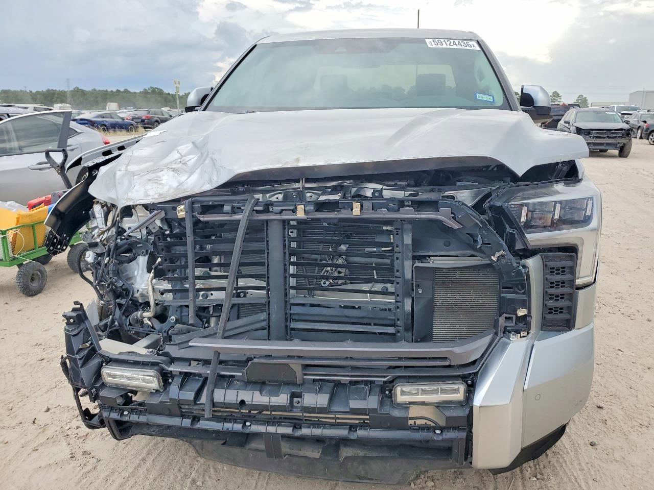 2024 Toyota Tundra Crewmax Limited - Фото 5