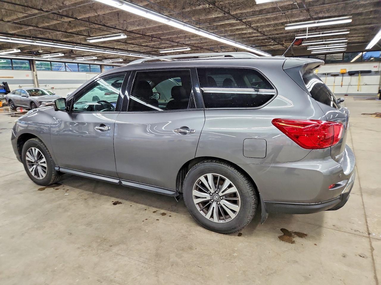 2017 Nissan Pathfinder S - Image 2