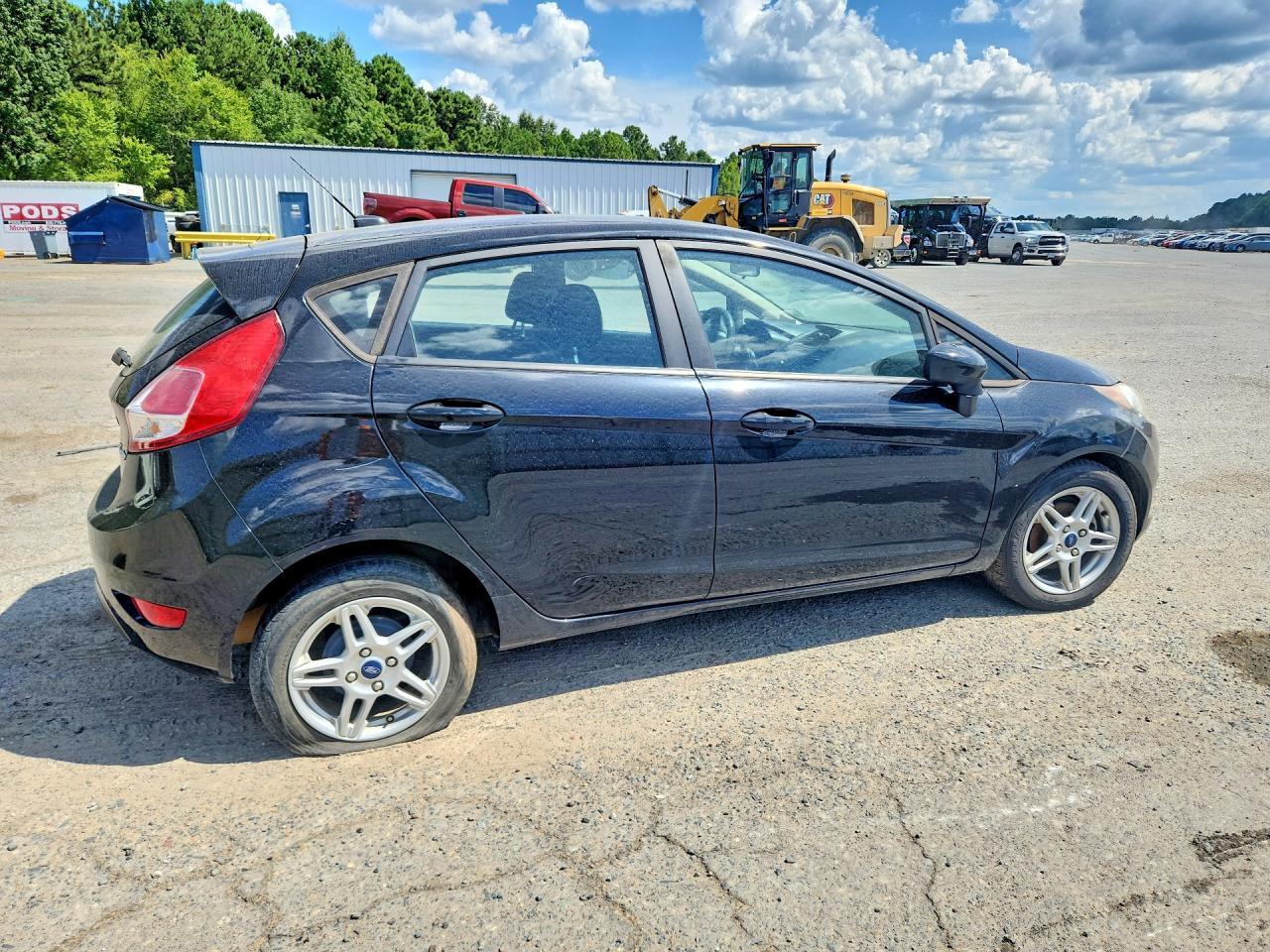 2018 Ford Fiesta Se - Image 3