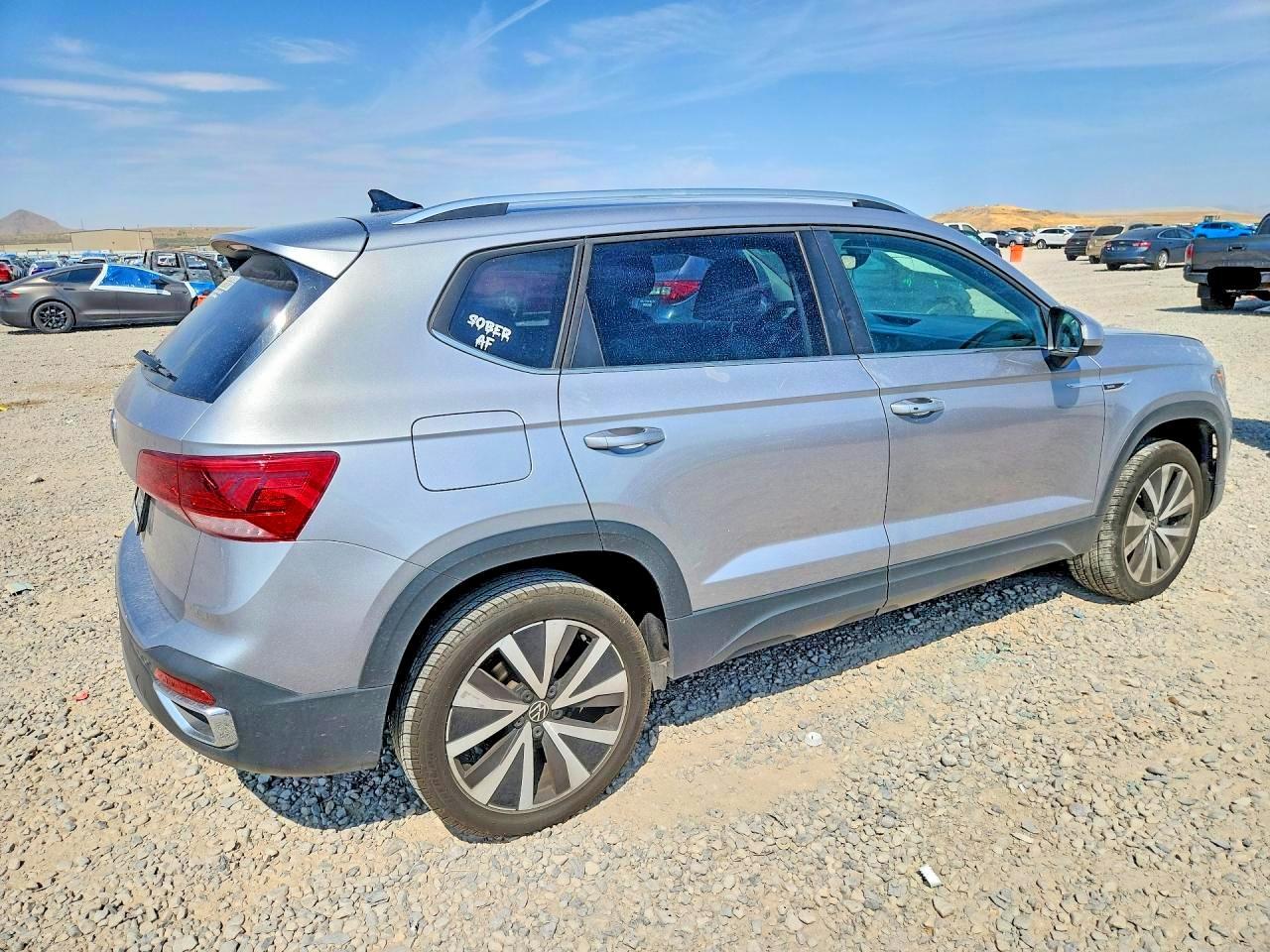 2024 Volkswagen Taos Se - Image 3