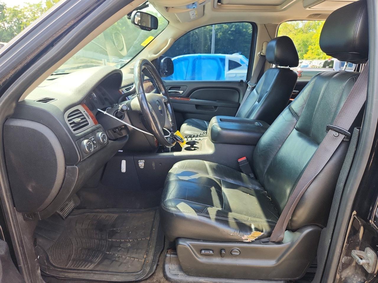 2011 Chevrolet Suburban K1500 Lt - Image 7