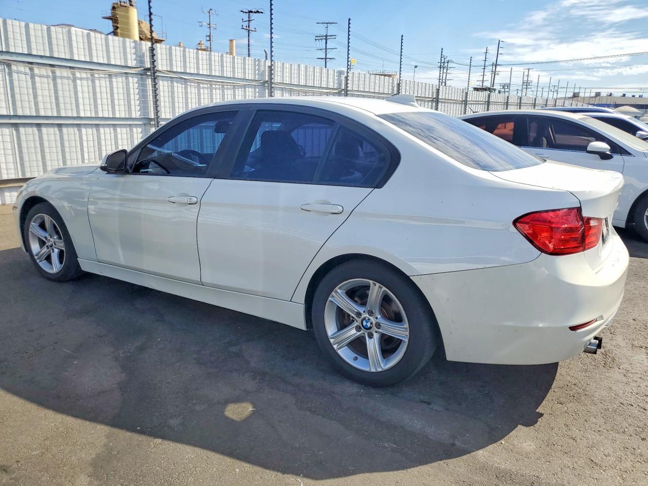 2012 BMW 328 I - Фото 2