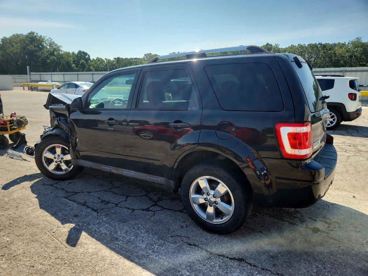 2011 Ford Escape Limited - Фото 2
