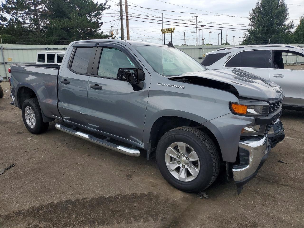 2019 Chevrolet Silverado C1500 - Image 4