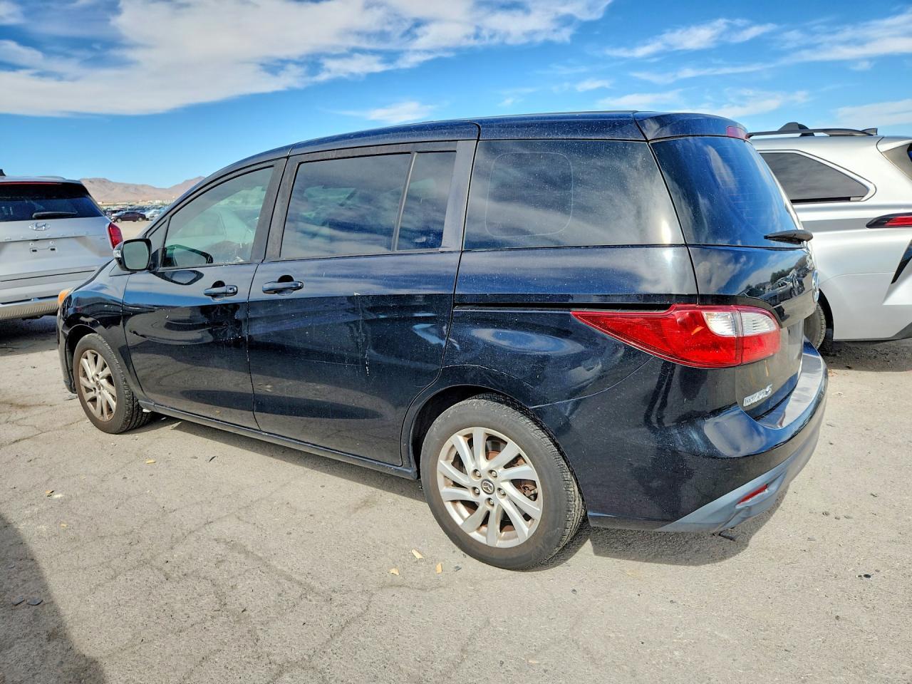 2014 Mazda 5 Sport - Image 2
