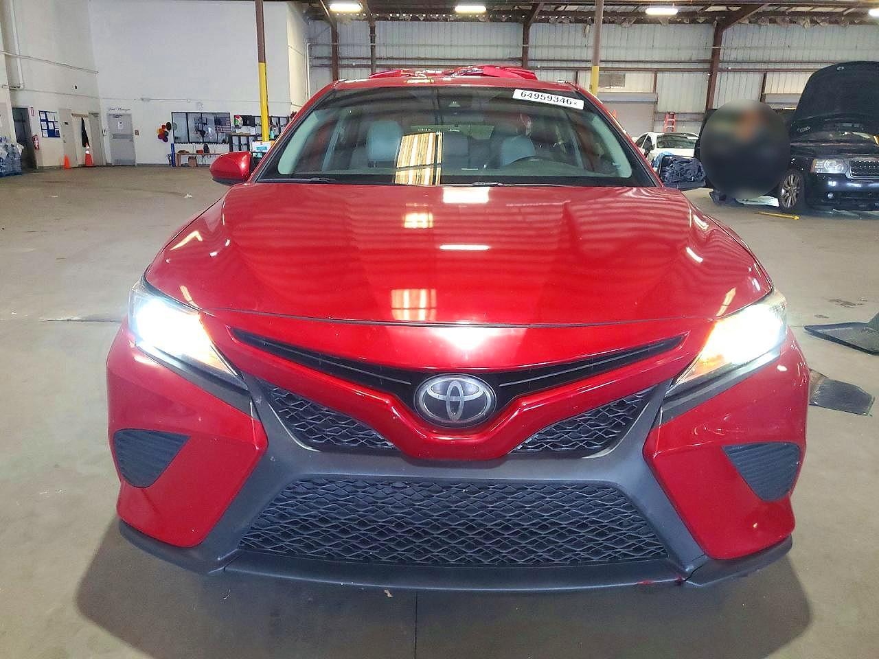 2019 Toyota Camry Se - Фото 5