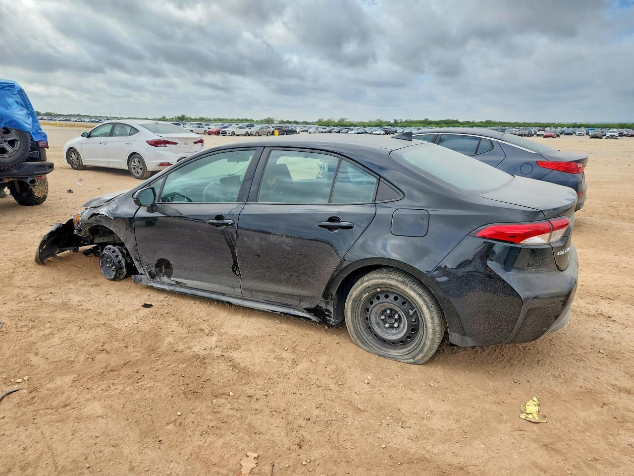 2025 Toyota Corolla Le - Фото 2