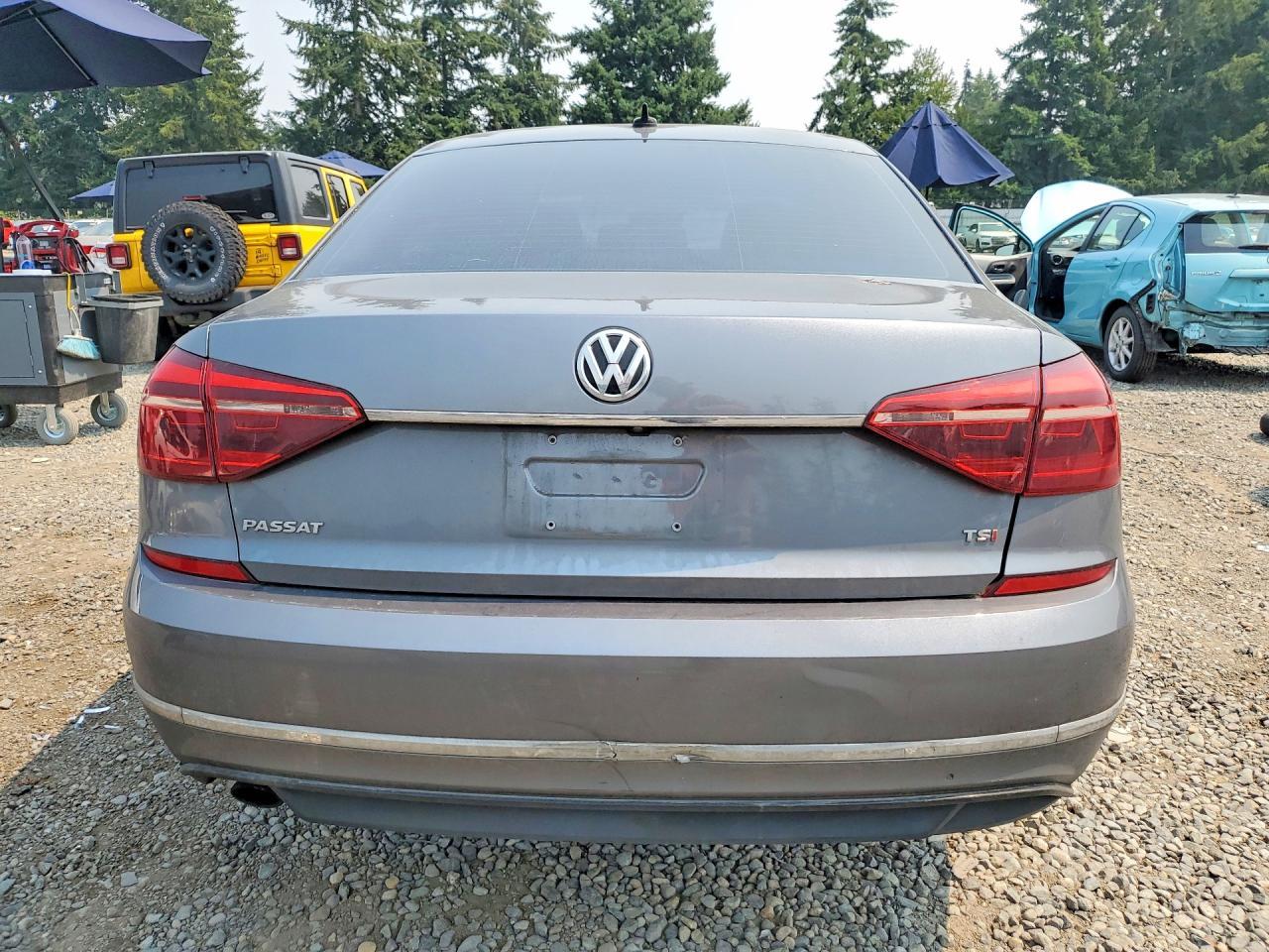 2017 Volkswagen Passat R-Line - Фото 6