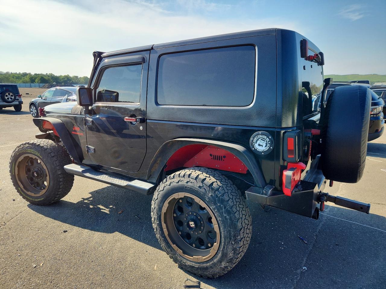 2007 Jeep Wrangler Sahara - Image 2
