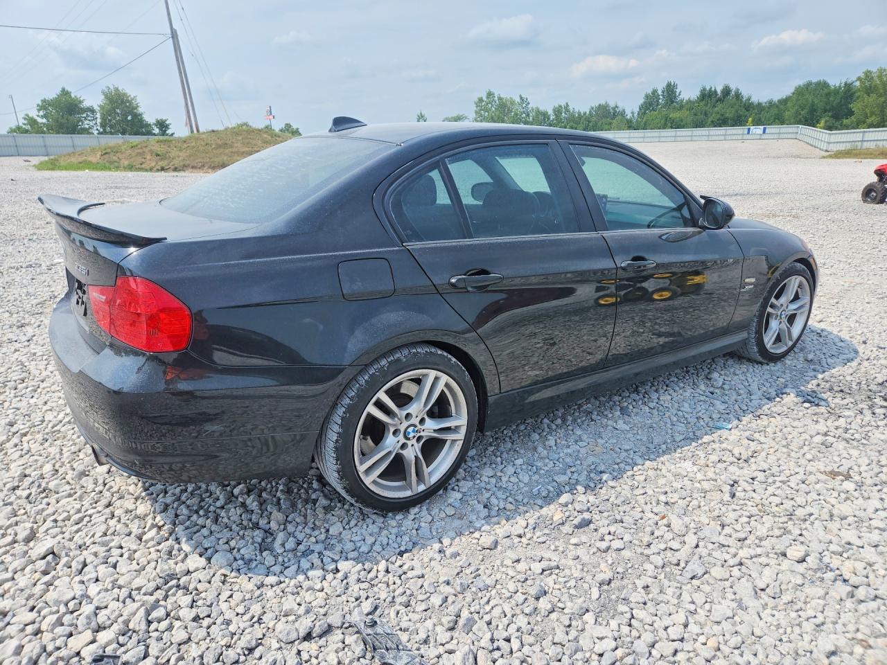 2011 BMW 335 Xi - Фото 3