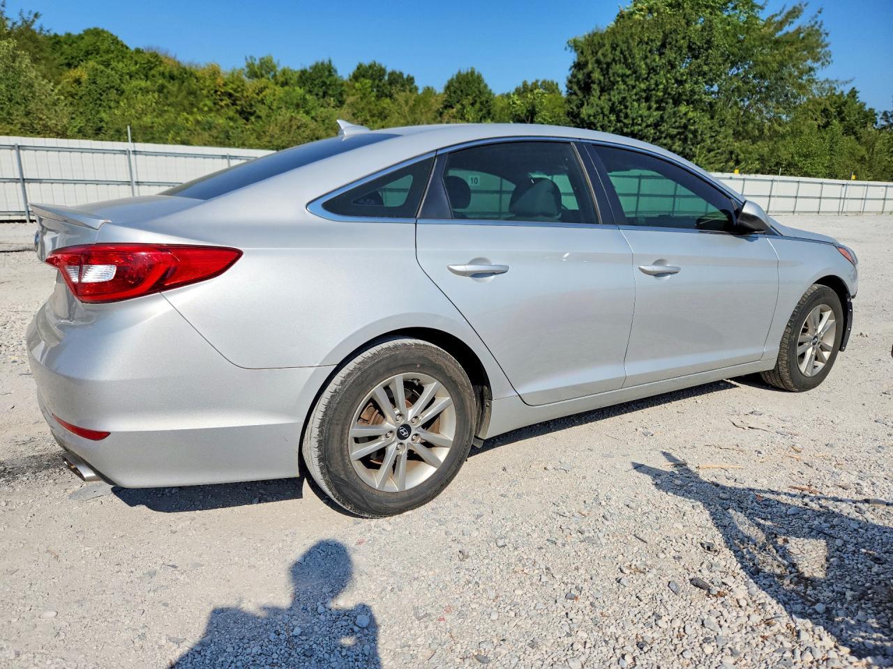 2017 Hyundai Sonata Se - Image 3
