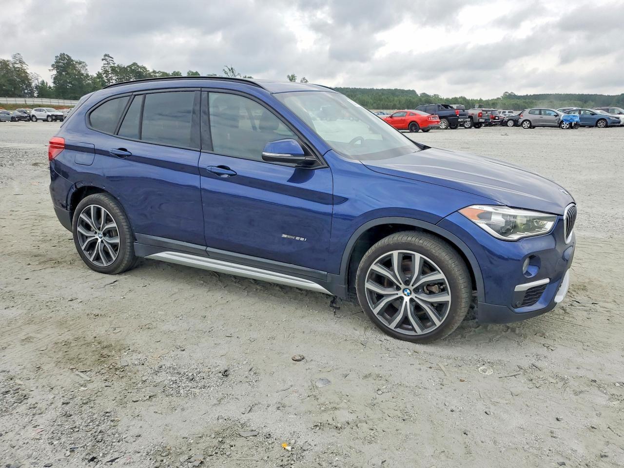 2017 BMW X1 Sdrive28I - Фото 4