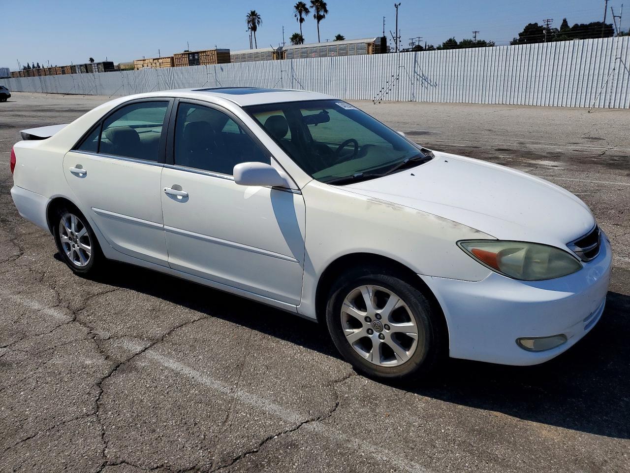 2004 Toyota Camry Le - Image 4