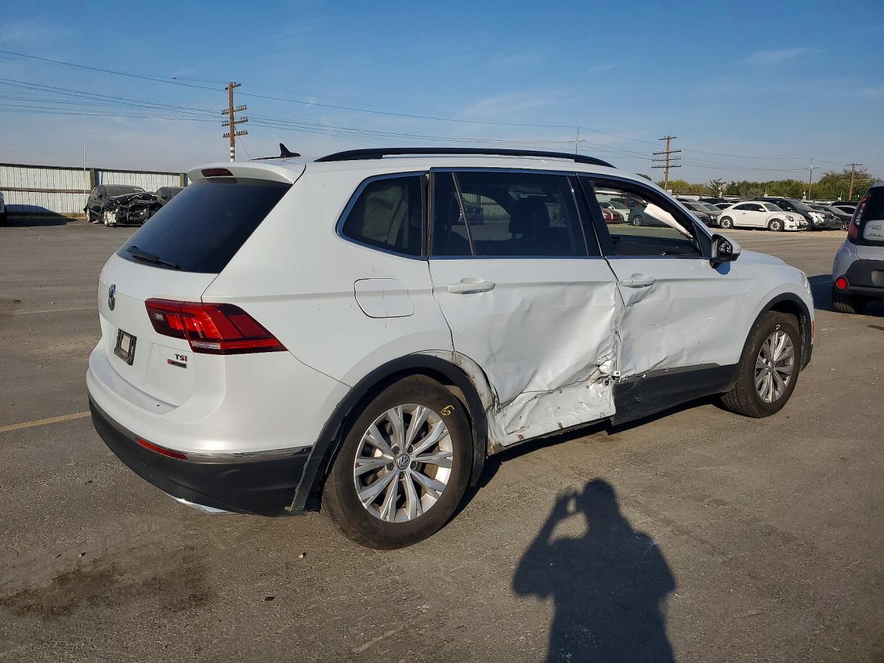 2018 Volkswagen Tiguan Se - Image 3