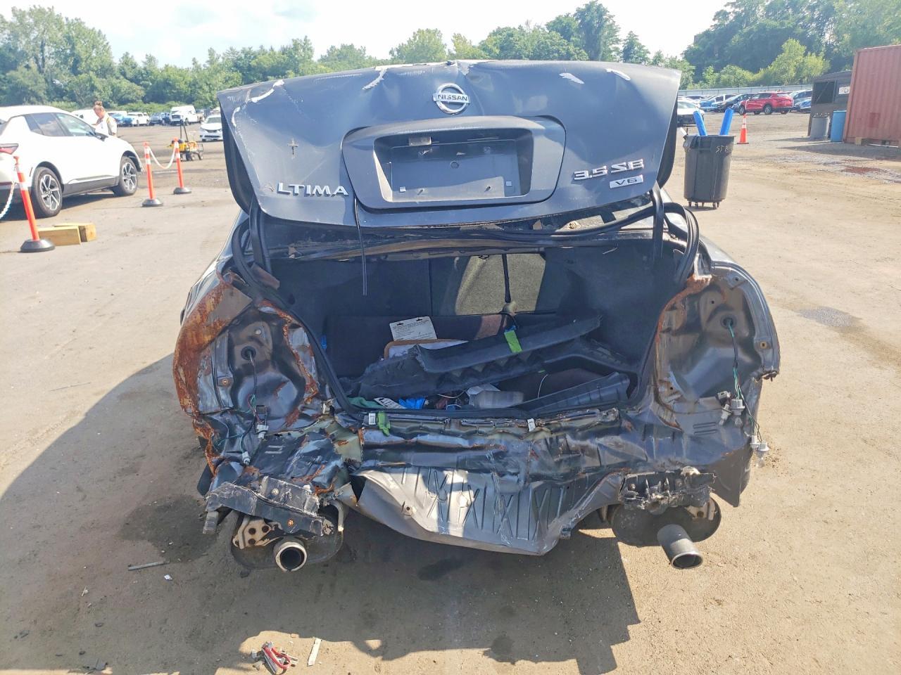 2006 Nissan Altima 3.5 Se - Фото 6