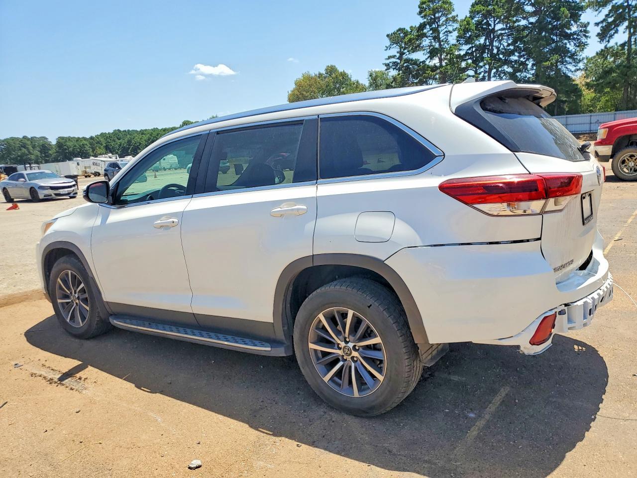 2019 Toyota Highlander Xle - Фото 2