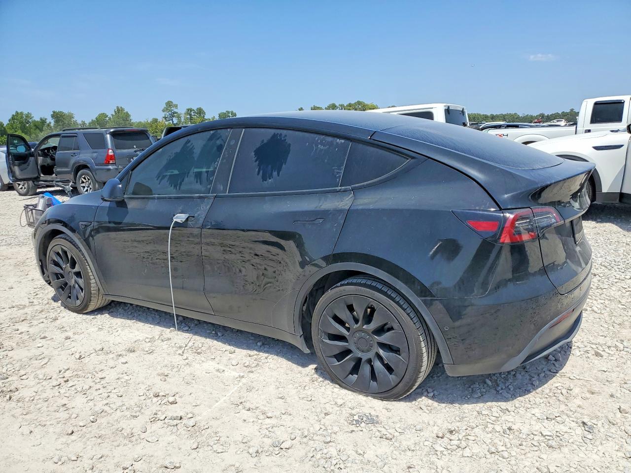2021 Tesla Model Y - Image 2