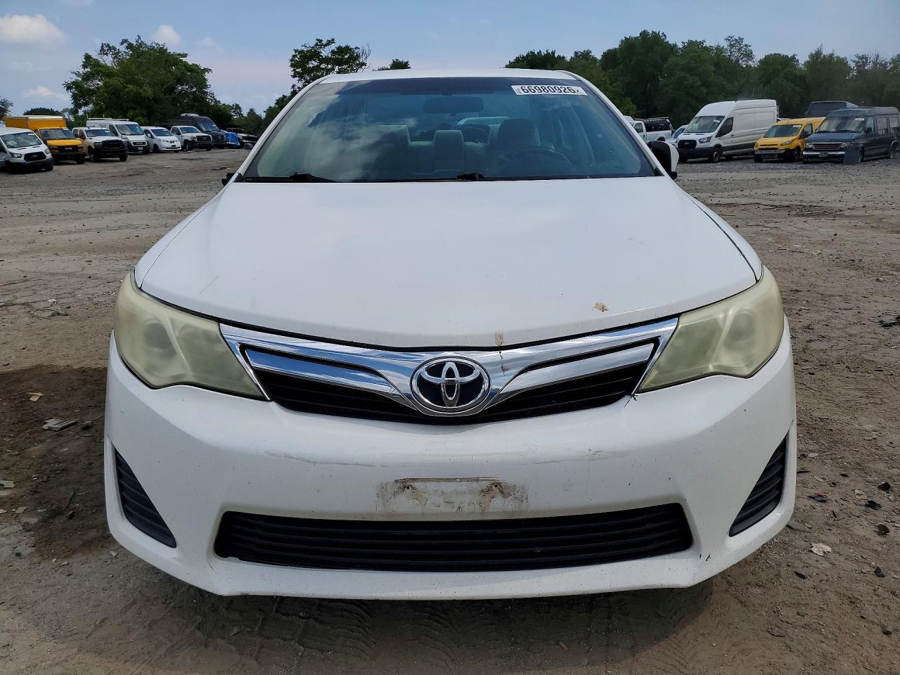 2012 Toyota Camry Le - Фото 5