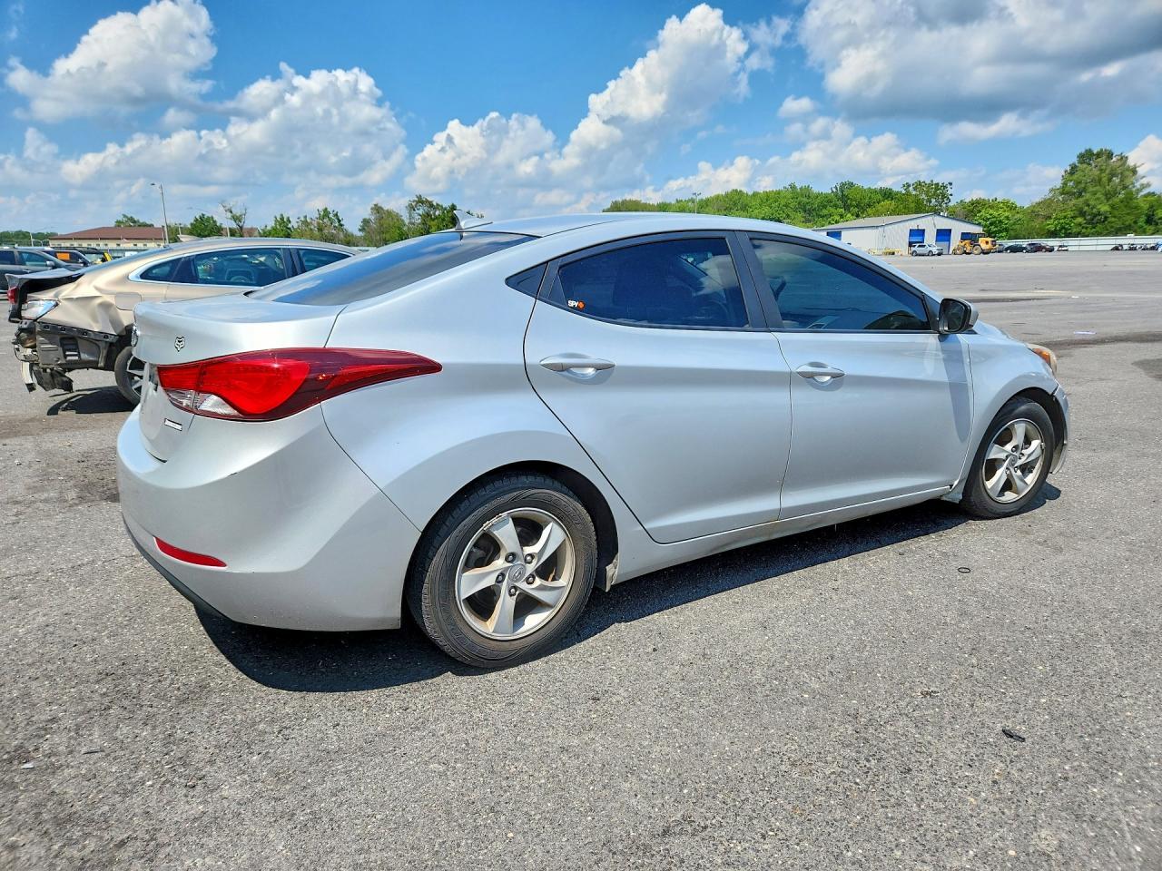 2014 Hyundai Elantra Se - Image 3