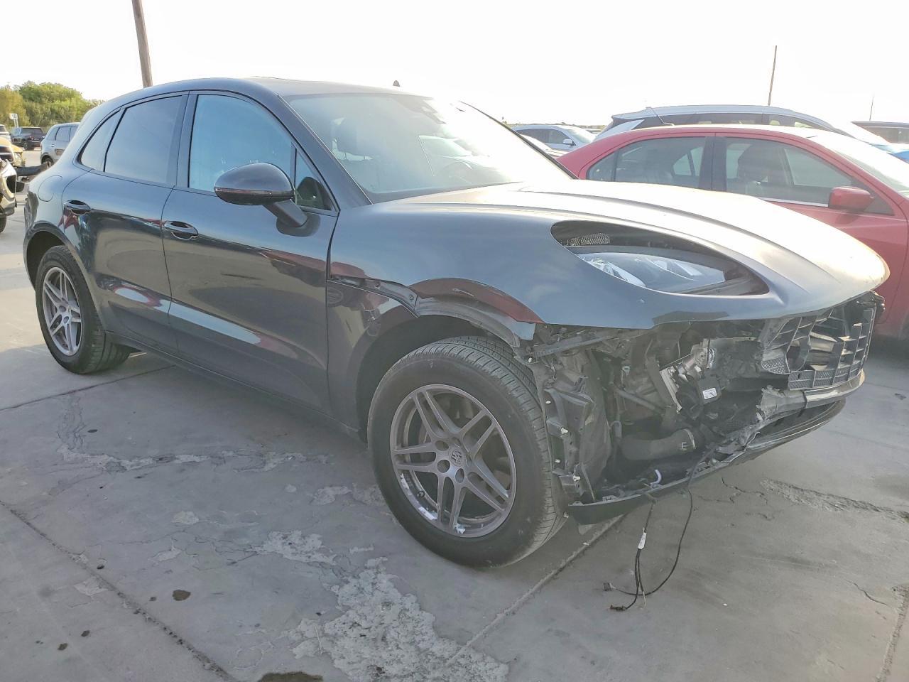 2018 Porsche Macan Macan - Image 4