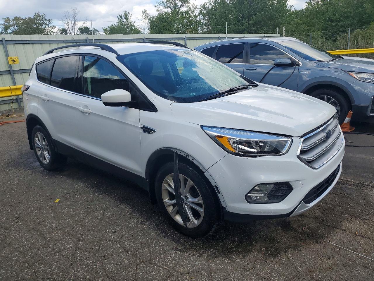 2018 Ford Escape Se - Фото 4