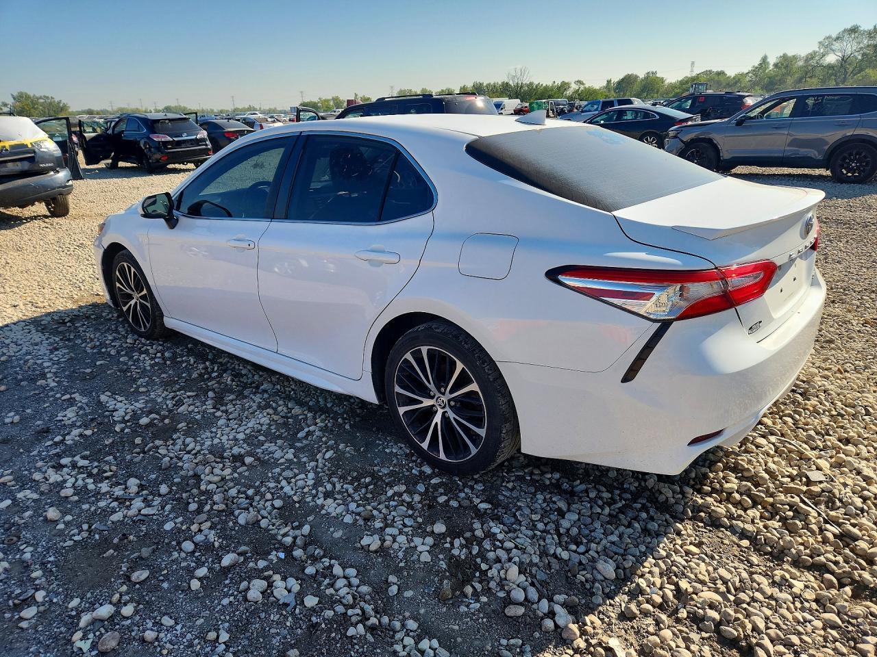 2020 Toyota Camry Se - Image 2