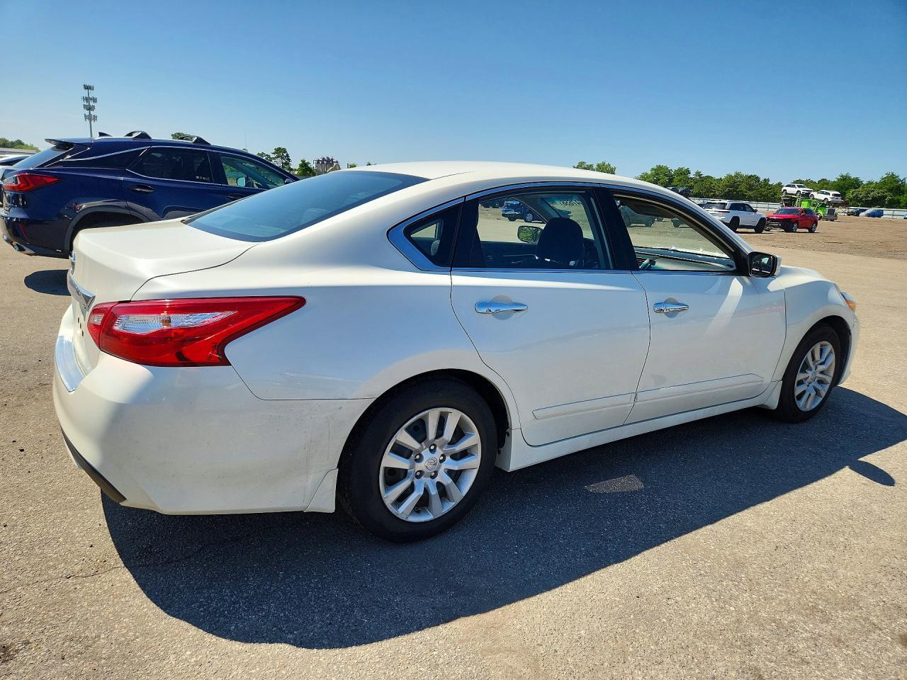 2017 Nissan Altima 2.5 S - Фото 3