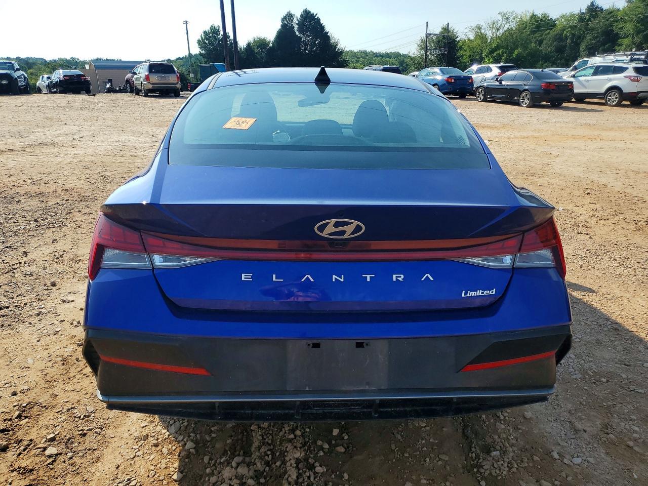 2025 Hyundai Elantra Limited - Фото 6
