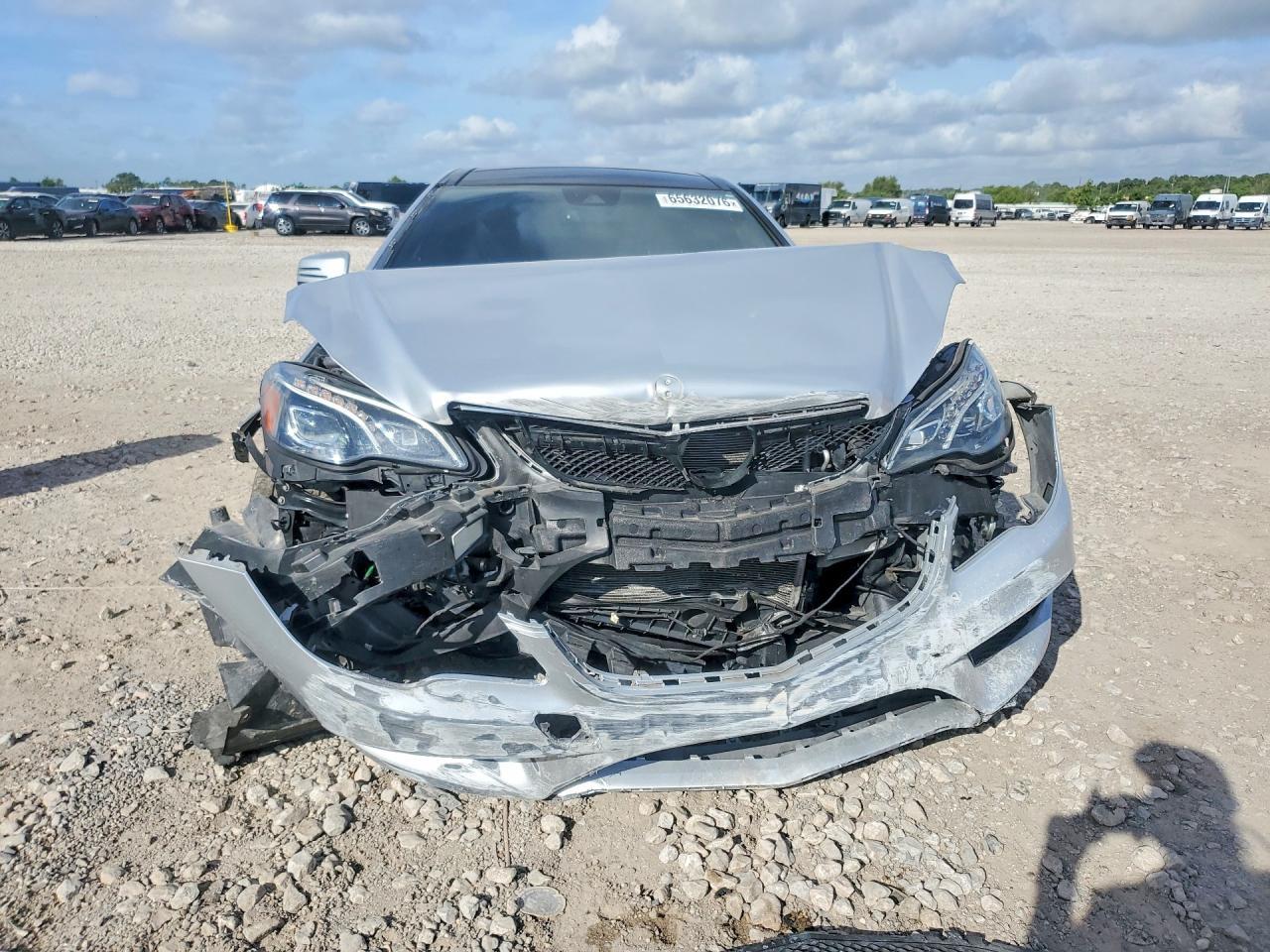 2016 Mercedes-Benz E 400 4Matic - Image 5