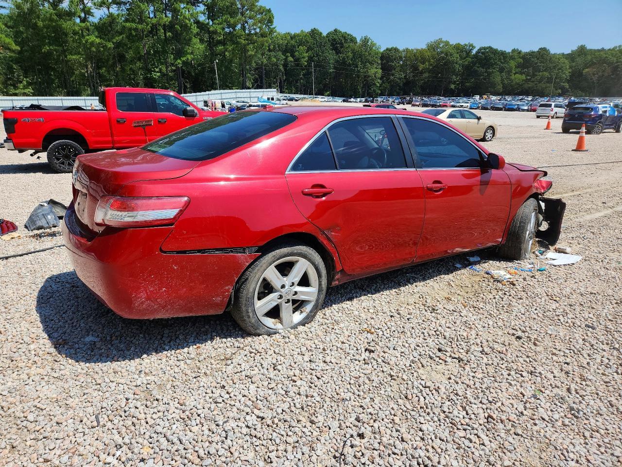 2010 Toyota Camry Le - Image 3