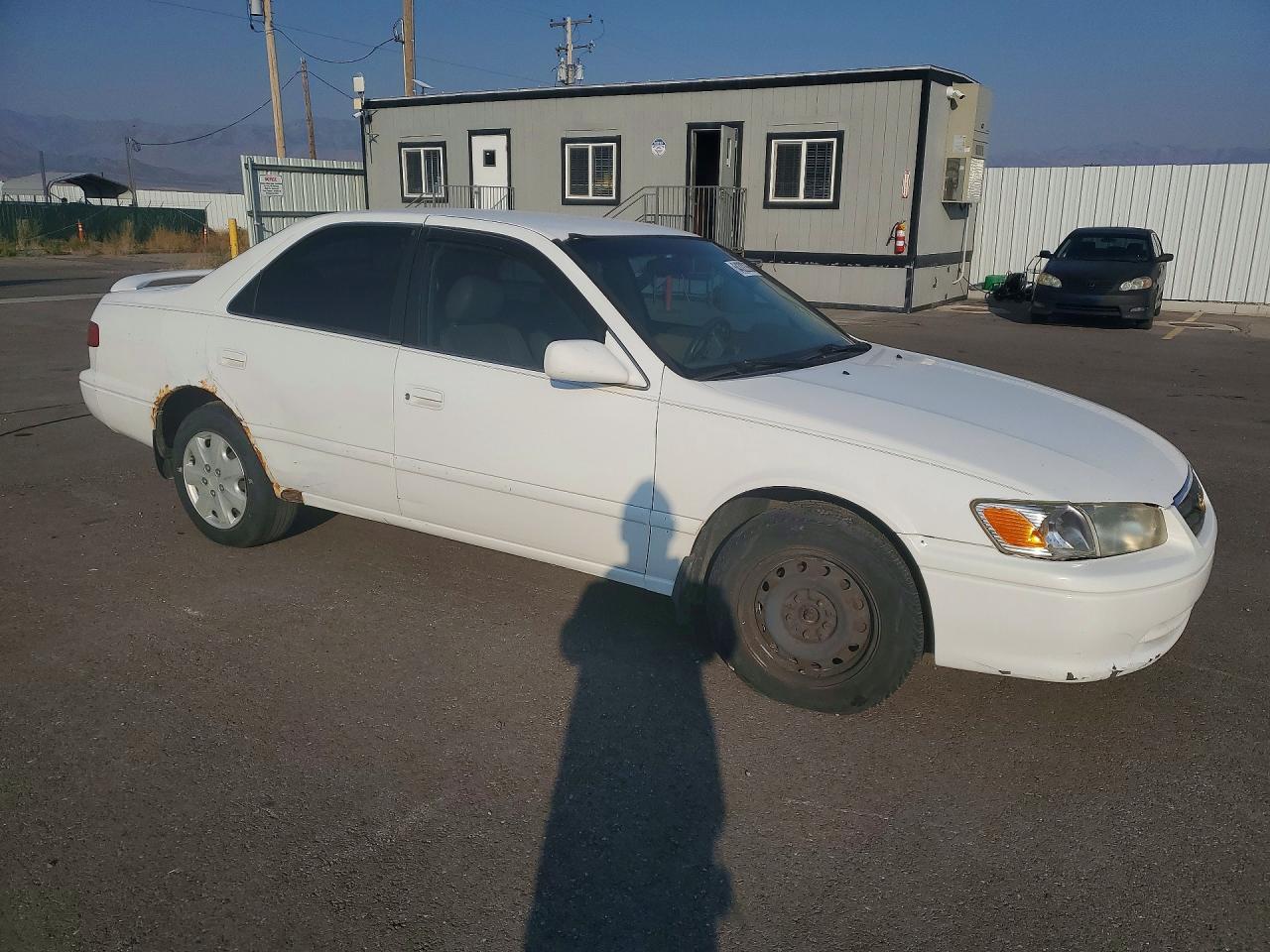 2000 Toyota Camry Le - Фото 4