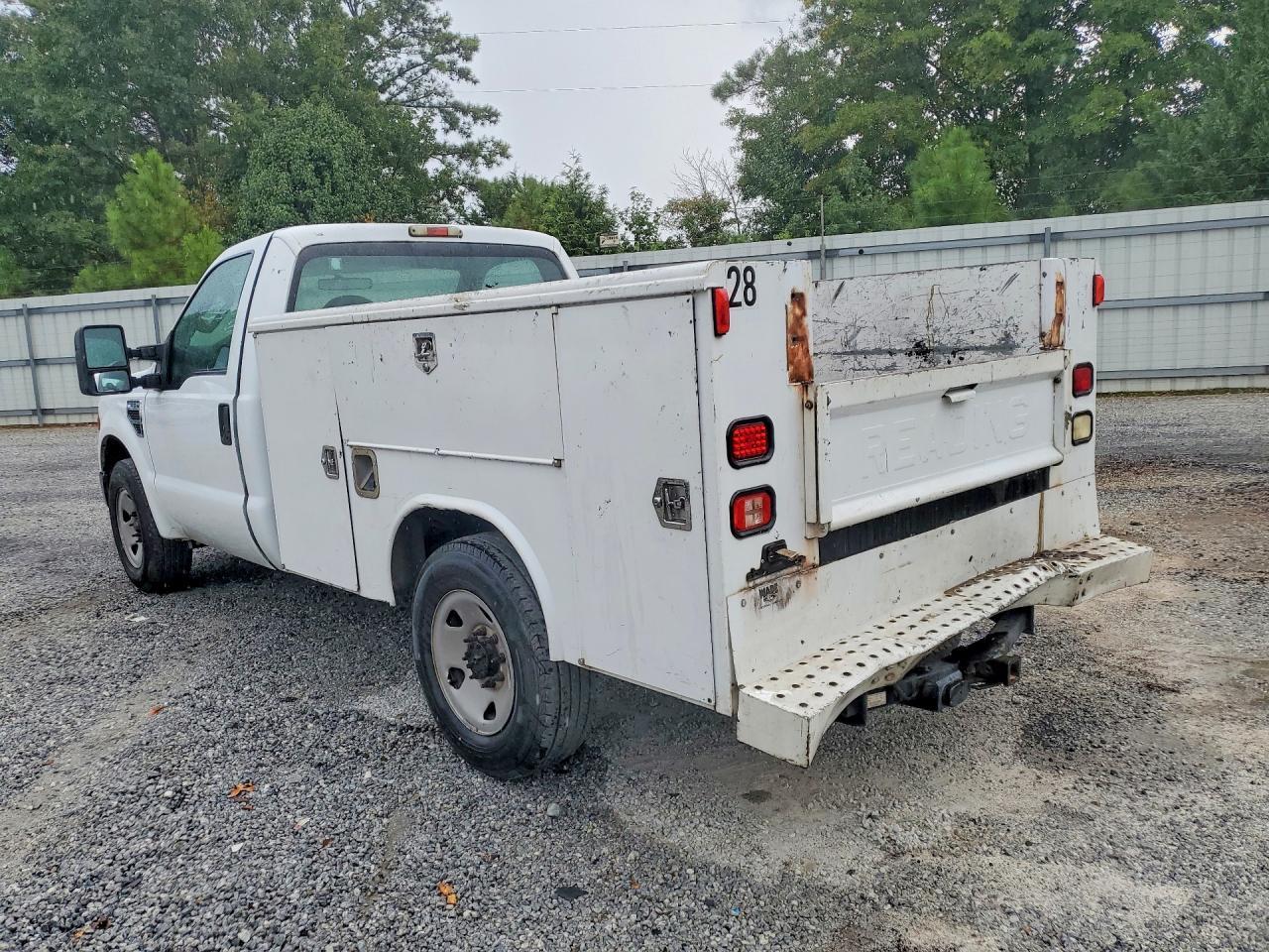 2010 Ford F250 Super Duty - Image 2