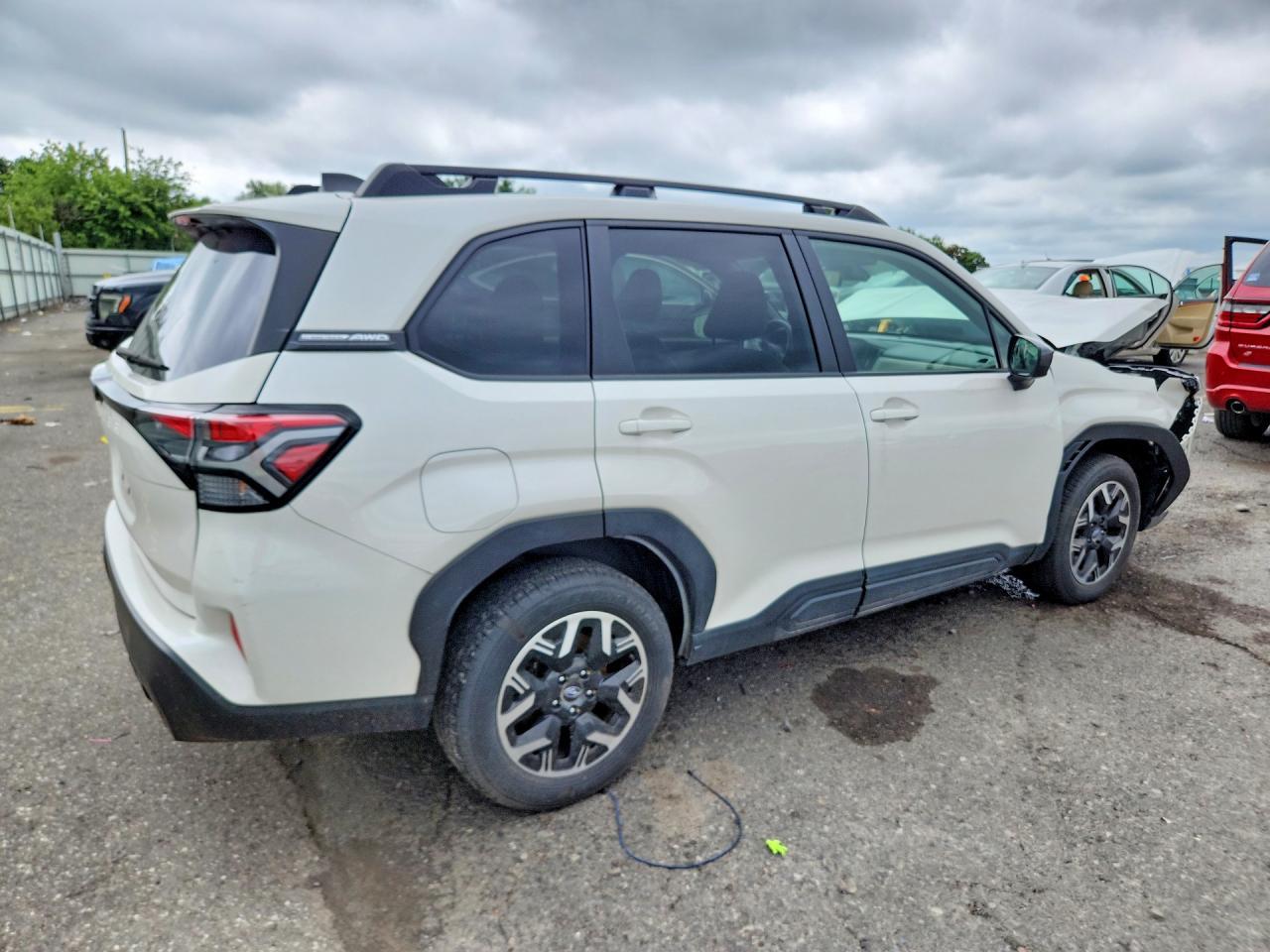 2025 Subaru Forester Premium - Фото 3