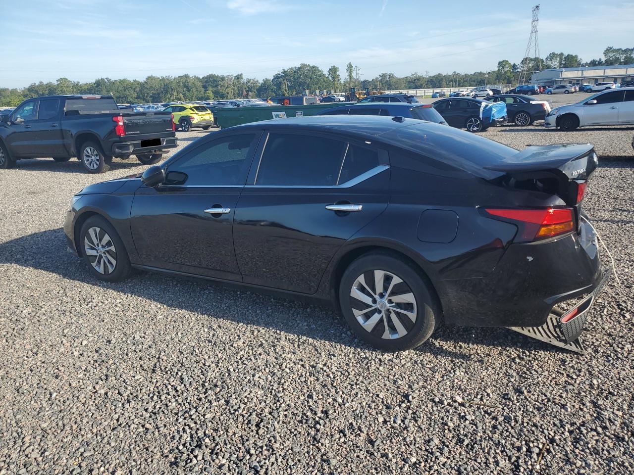 2020 Nissan Altima S - Image 2