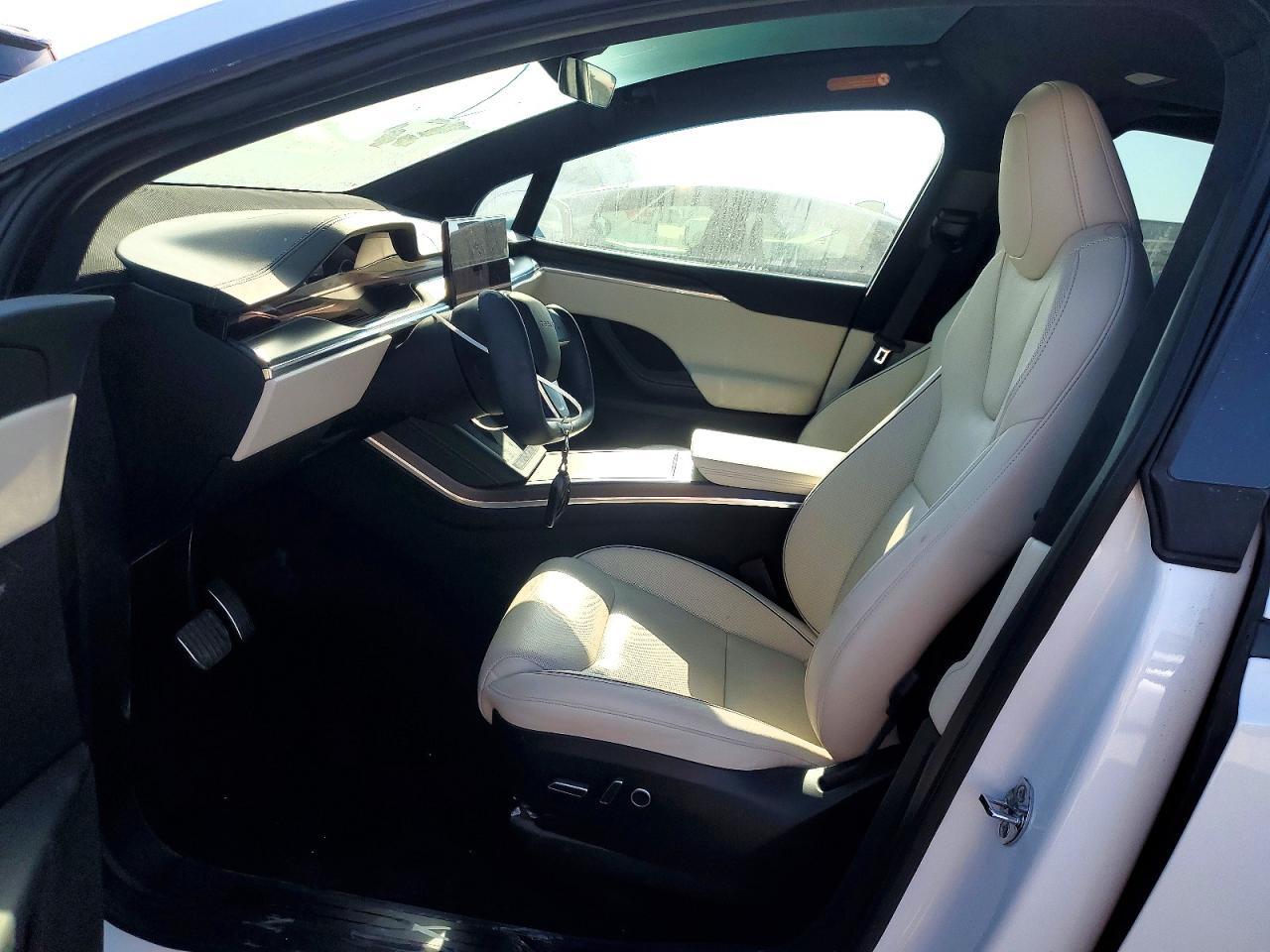 2022 Tesla Model X - Фото 7