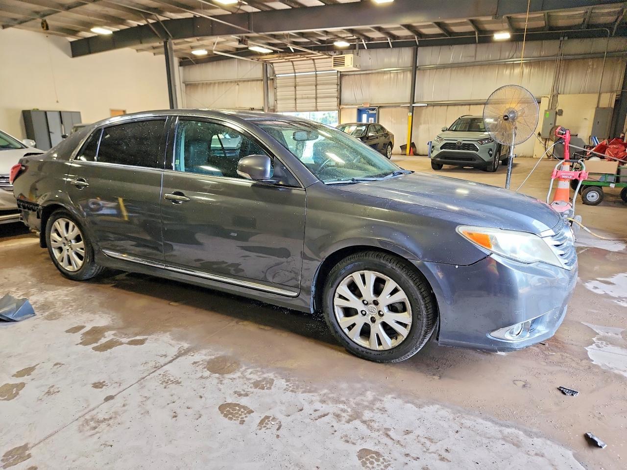 2011 Toyota Avalon Base - Фото 4
