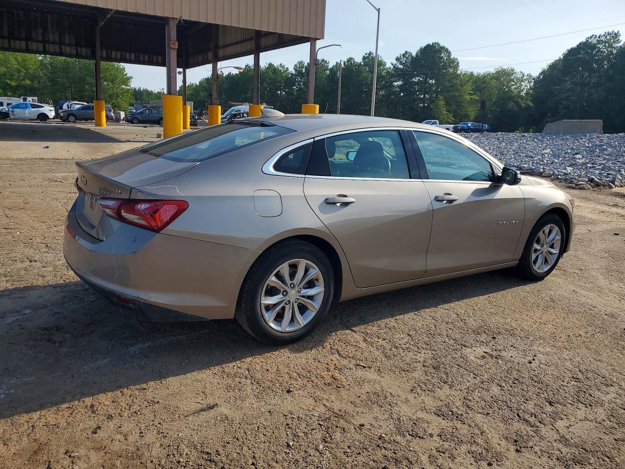 2022 Chevrolet Malibu Lt - Фото 3