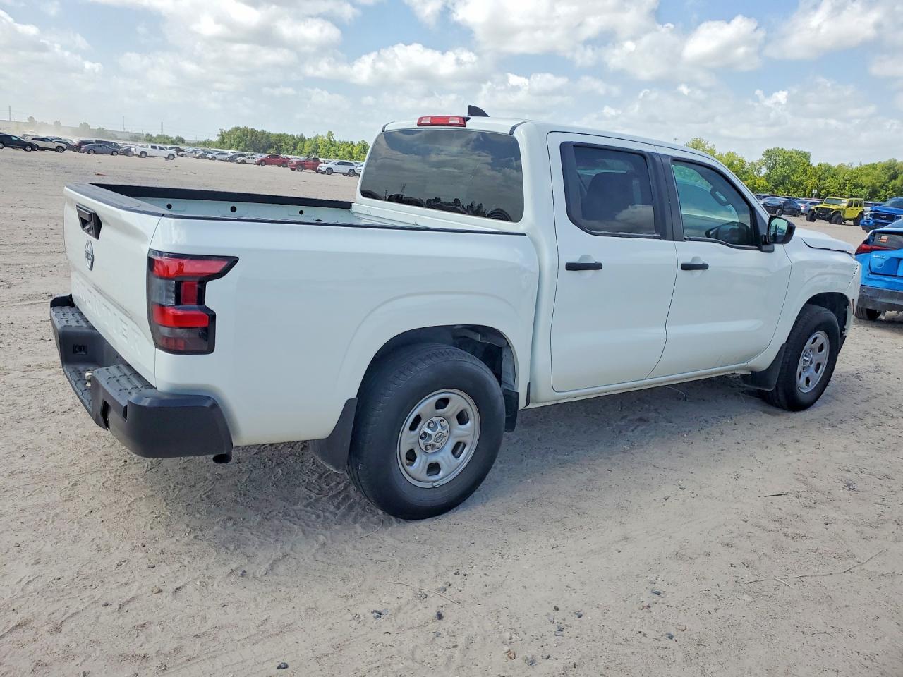 2024 Nissan Frontier S - Image 3