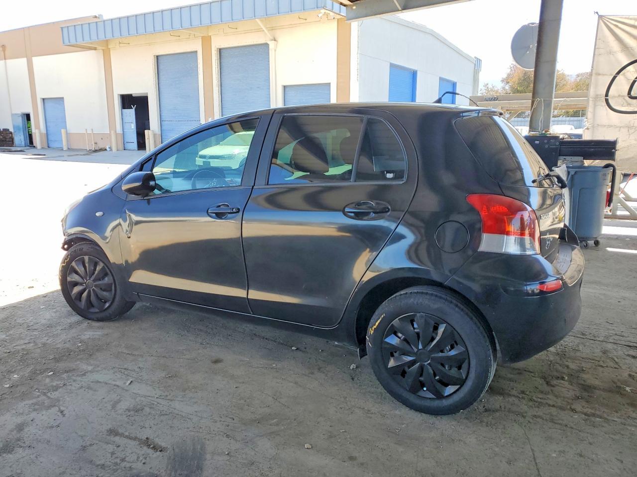 2009 Toyota Yaris Base - Image 2