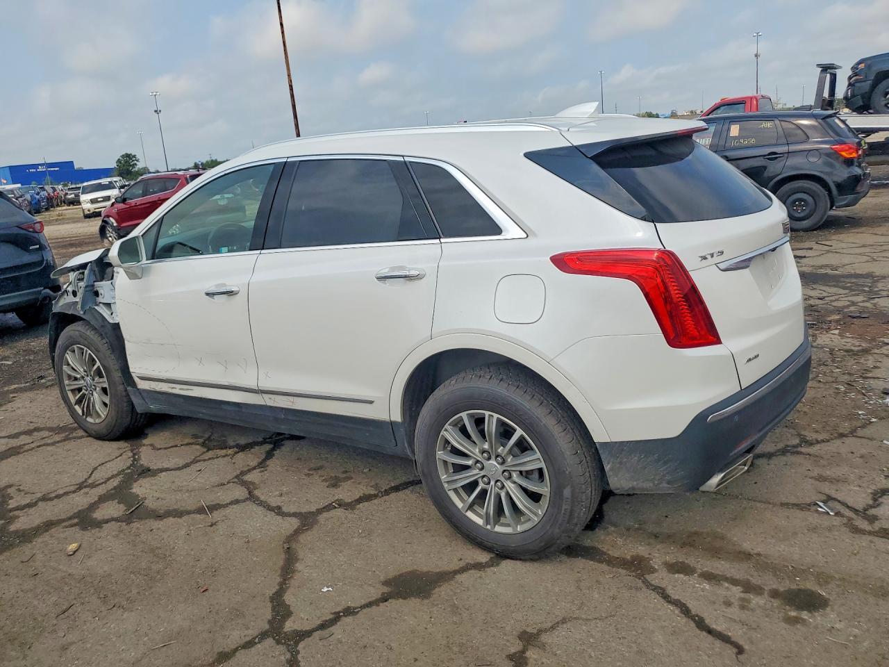 2018 Cadillac Xt5 Luxury - Фото 2
