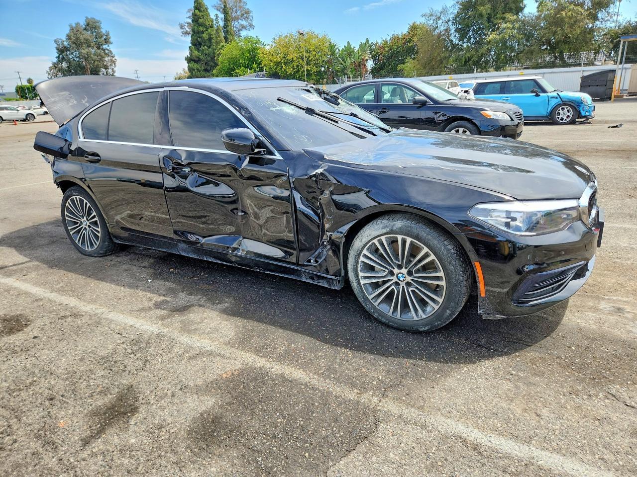 2019 BMW 530 I - Image 4