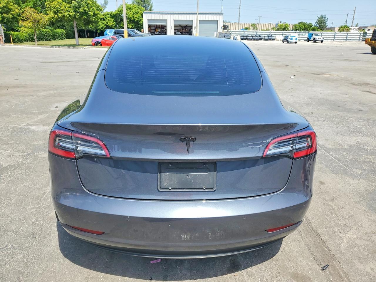 2021 Tesla Model 3 - Image 6