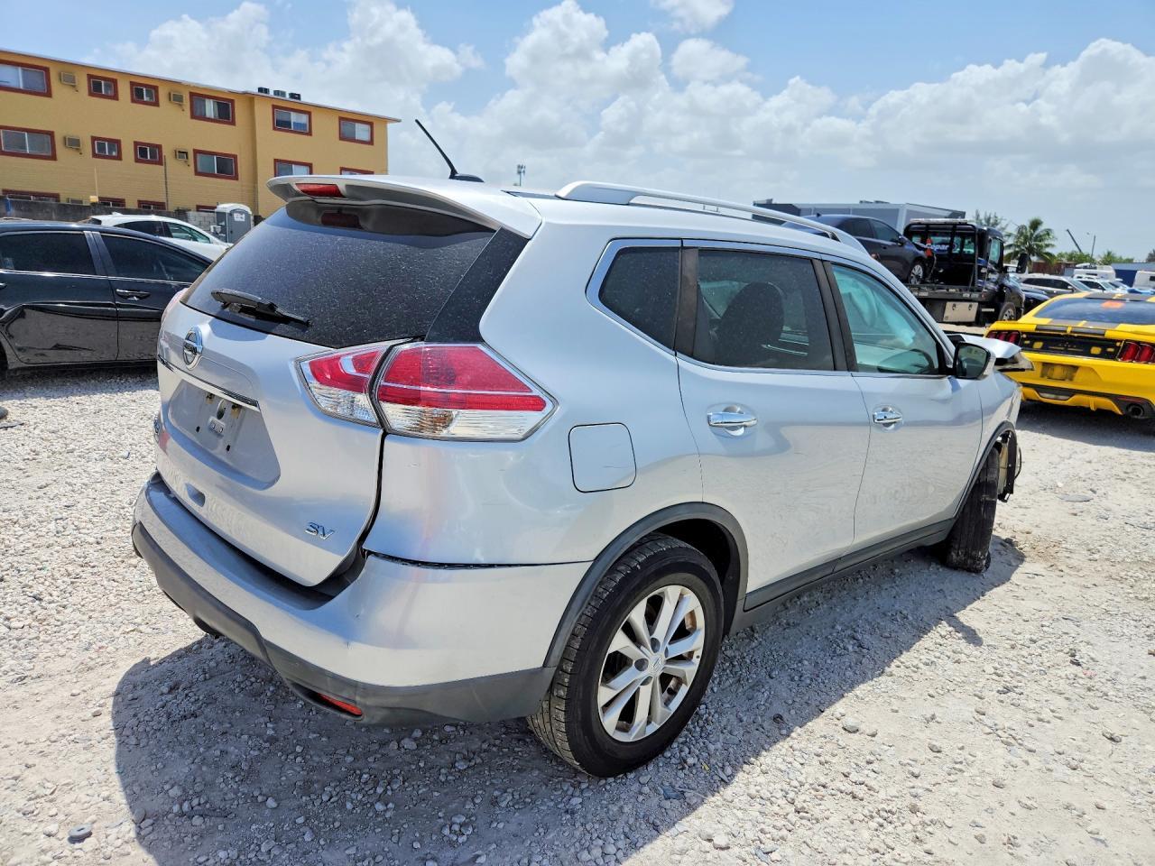 2016 Nissan Rogue Sv - Image 3