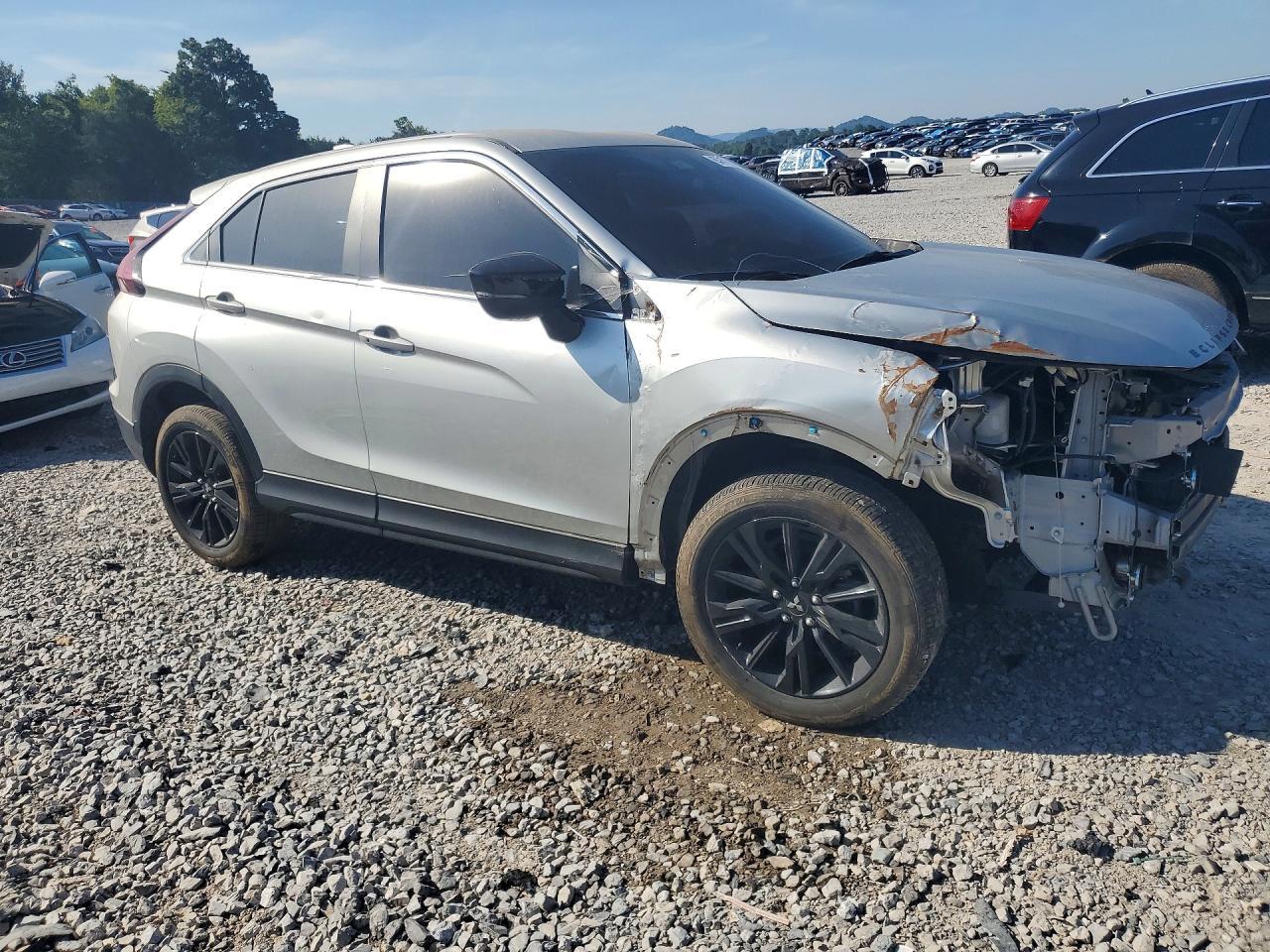 2024 Mitsubishi Eclipse Cross Le - Image 4