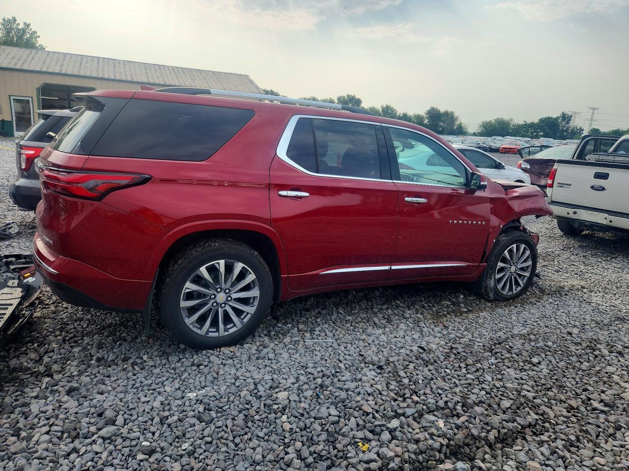 2023 Chevrolet Traverse Premier - Фото 3