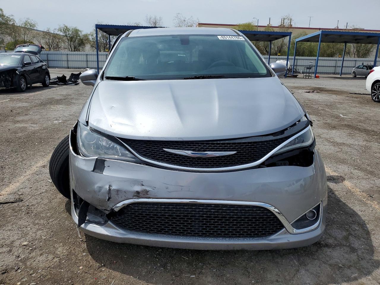 2018 Chrysler Pacifica Touring Plus - Image 5