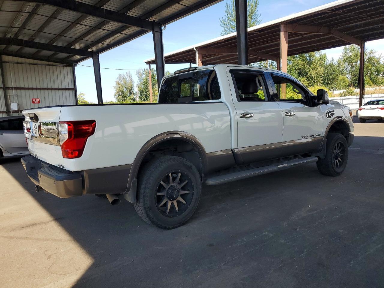 2017 Nissan Titan Xd Platinum Reserve - Фото 3